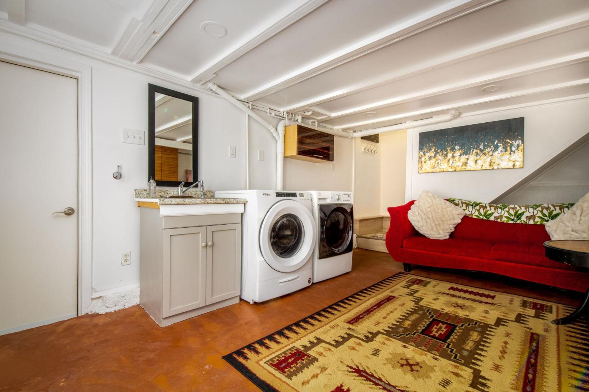 The Carriage House Chic Treetop Loft And Hot Tub Ferienhaus *