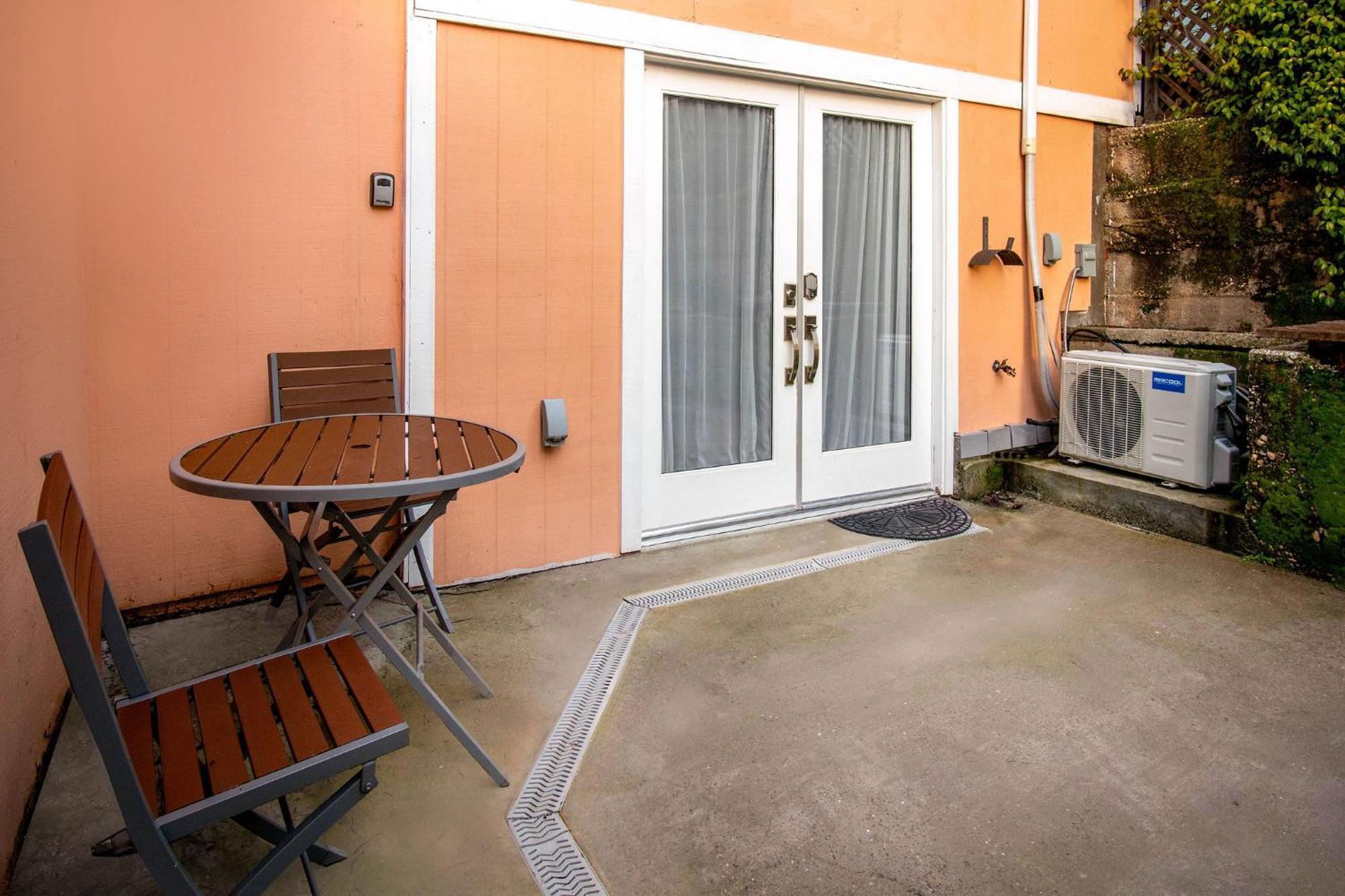 The Carriage House Chic Treetop Loft And Hot Tub Ferienhaus Grass Valley
