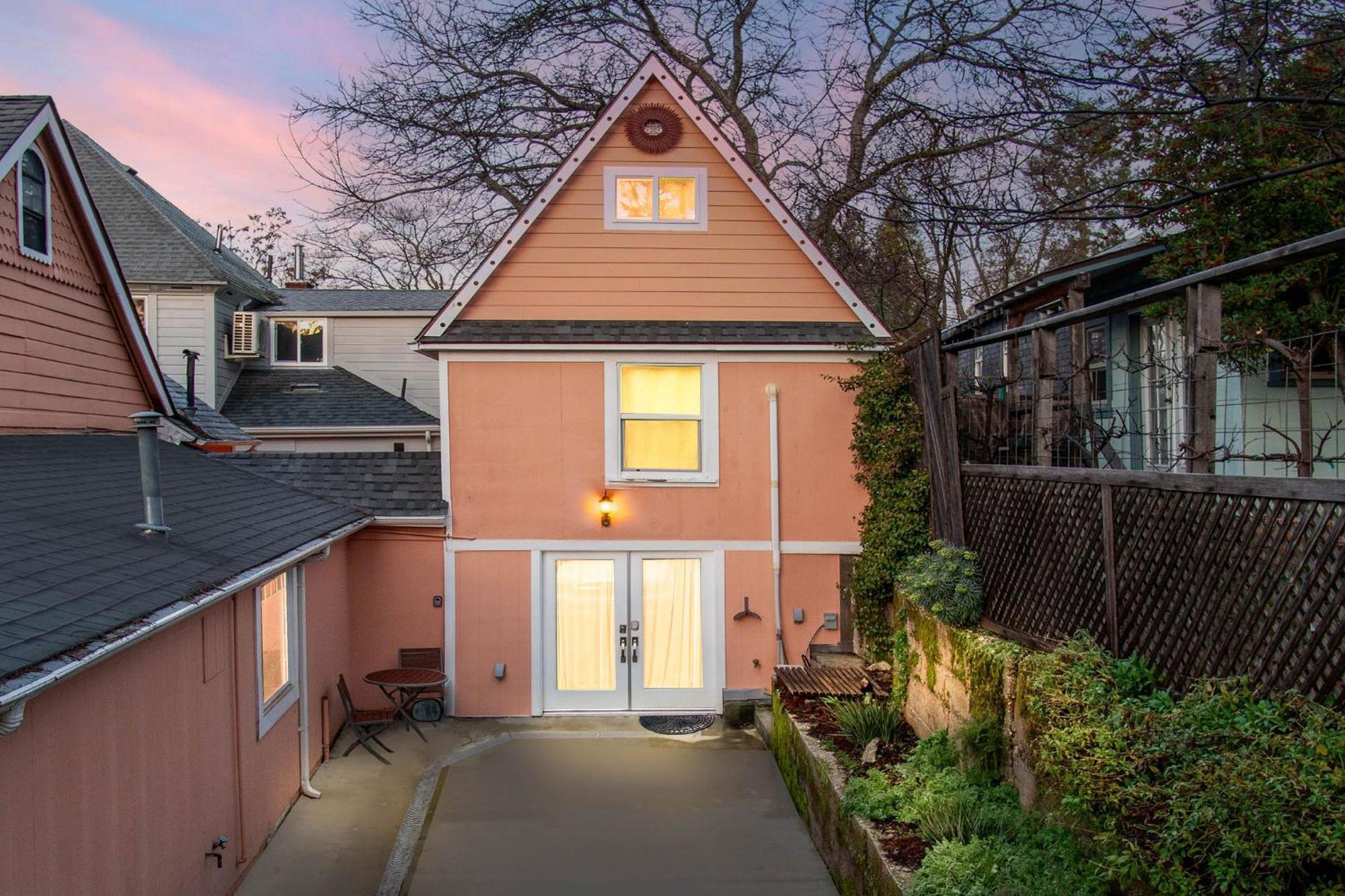 Ferienhaus The Carriage House Chic Treetop Loft And Hot Tub